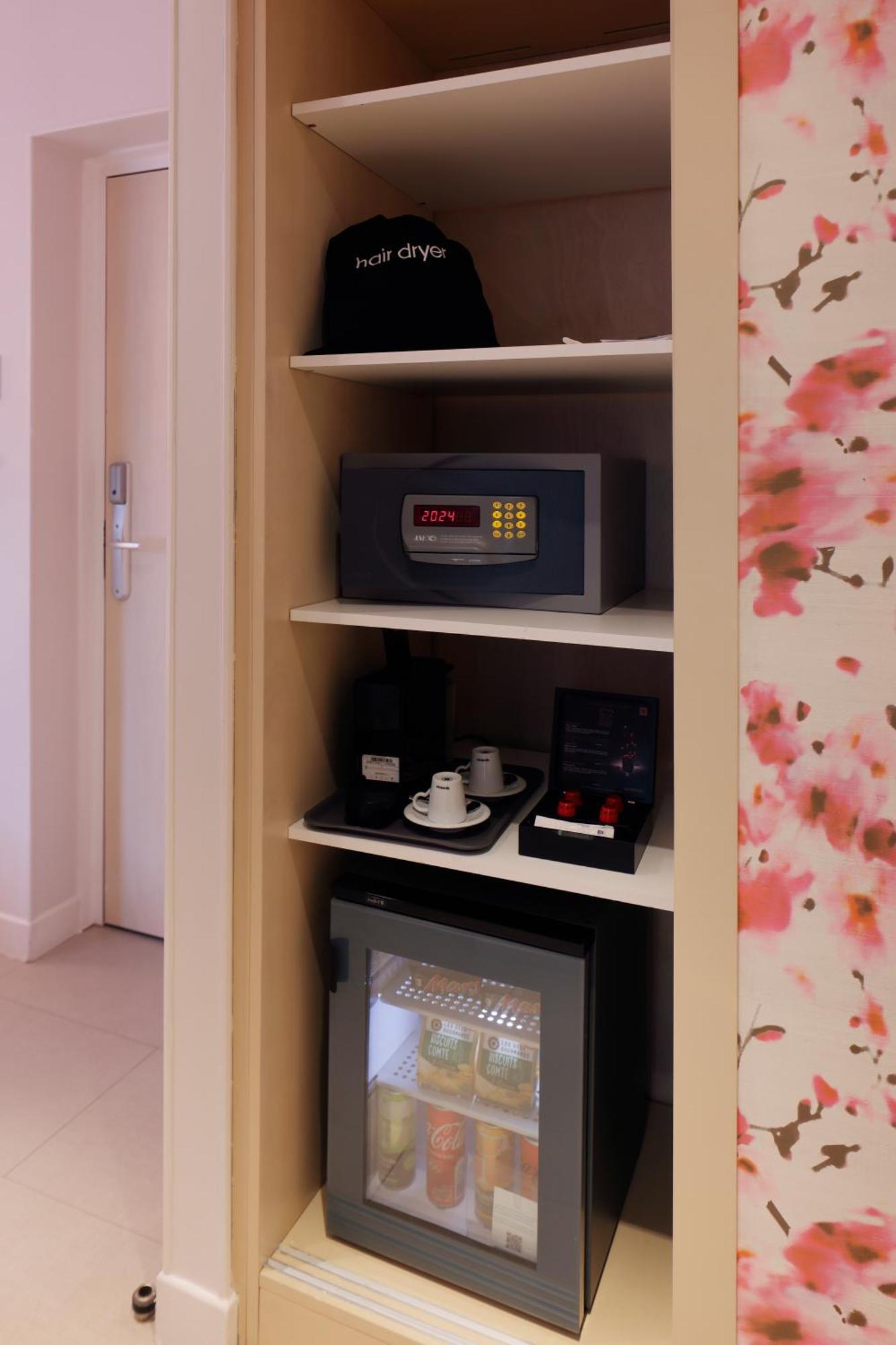 Hotel Eden Párizs Kültér fotó